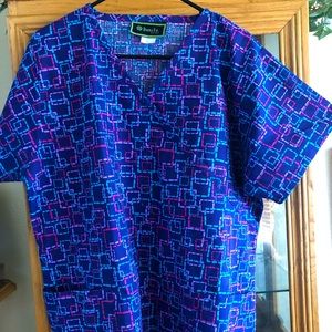 SB womens scrub top really comfortable beautiful fit